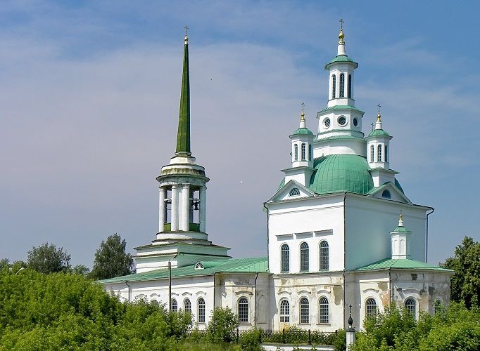 Собор Троицы Живоначальной (Алапаевск, Свердловская обл.) Собор Троицы Живоначальной (Алапаевск, Свердловская обл.)