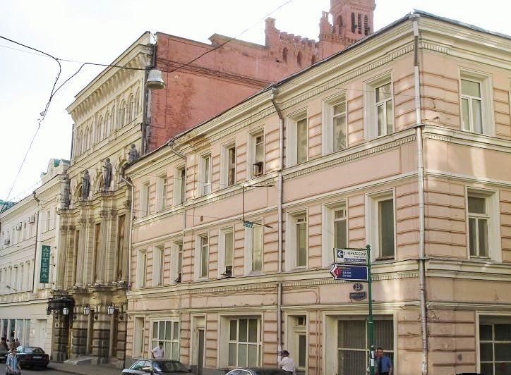 Дом с палатами князей Хованских, предполагаемыми (Москва) Дом с палатами князей Хованских, предполагаемыми (Москва)