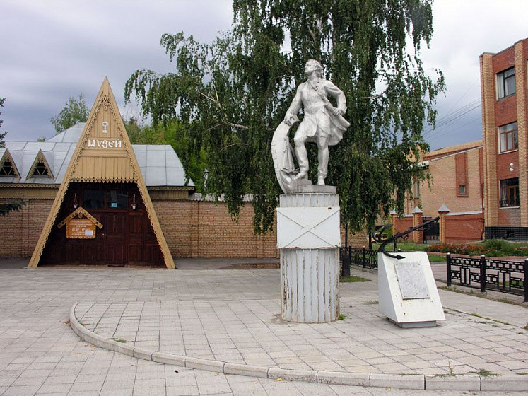 Памятник Петру I (Луховицы, Московская обл.) Памятник Петру I (Луховицы, Московская обл.)