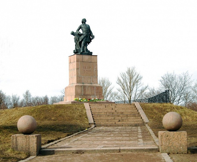 Памятник Петру I (Выборг, Ленинградская обл.) Памятник Петру I (Выборг, Ленинградская обл.)