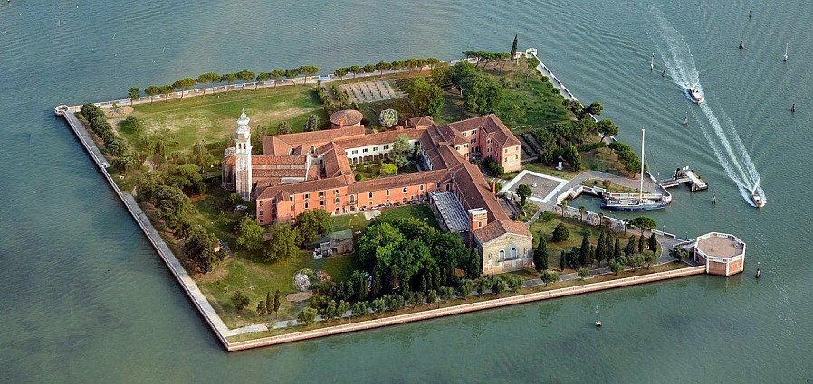 Армянский мехитаристский монастырь на о-ве Сан Ладзаро (Monastero Mechitarista di San Lazzaro degli Armeni) Армянский мехитаристский монастырь на о-ве Сан Ладзаро (Monastero Mechitarista di San Lazzaro degli Armeni)