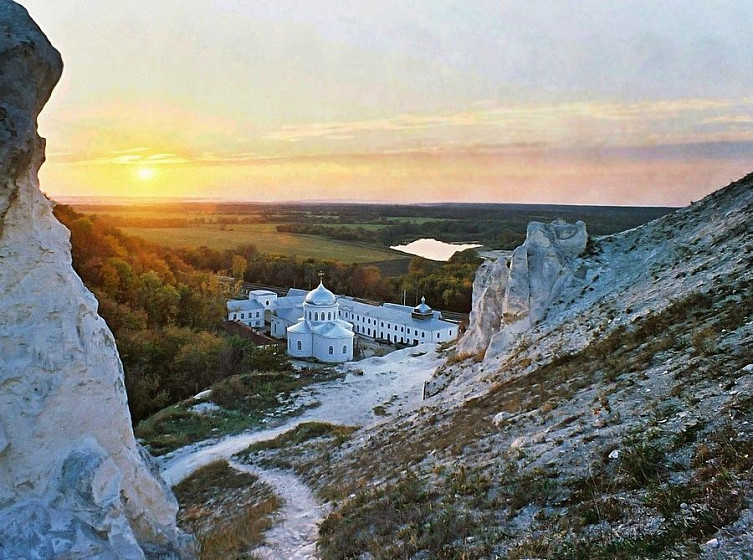 Дивногорский Успенский монастырь (Воронежская обл.) Дивногорский Успенский монастырь (Воронежская обл.)