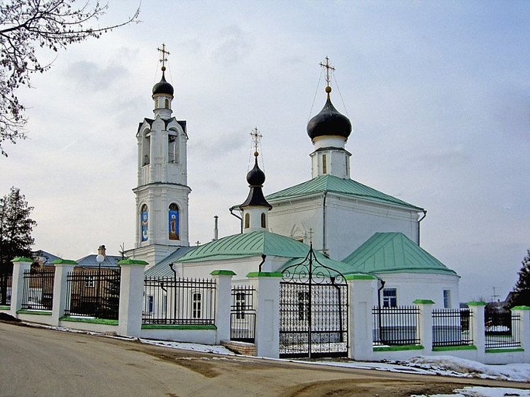 Церковь Покрова Пресвятой Богородицы в Варваринском Волоколамском монастыре (Московская обл.) Церковь Покрова Пресвятой Богородицы в Варваринском Волоколамском монастыре (Московская обл.)