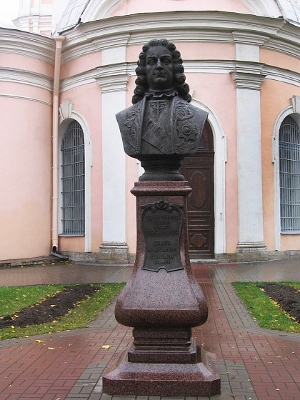Памятник графу Ф. А. Головину у Андреевского собора (С-Петербург) Памятник графу Ф. А. Головину у Андреевского собора (С-Петербург)