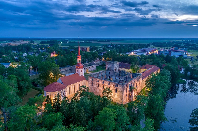 Замок Пыльтсамаа (Põltsamaa loss) Замок Пыльтсамаа (Põltsamaa loss)
