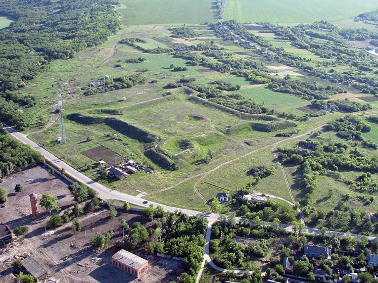 Петровская крепость (Задонье, Ростовская обл.) Петровская крепость (Задонье, Ростовская обл.)