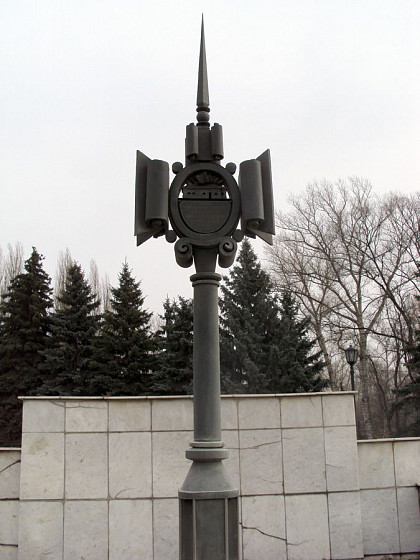 Памятный знак на месте конторы Липских заводов (Липецк) Памятный знак на месте конторы Липских заводов (Липецк)