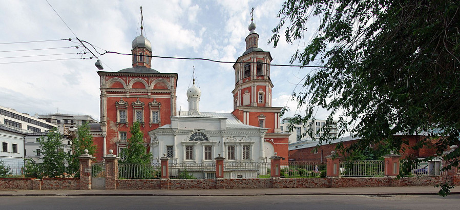 Церковь Введения Пресвятой Богородицы во Храм в Барашах с захоронением А. А. Виниуса (Москва) Церковь Введения Пресвятой Богородицы во Храм в Барашах с захоронением А. А. Виниуса (Москва)