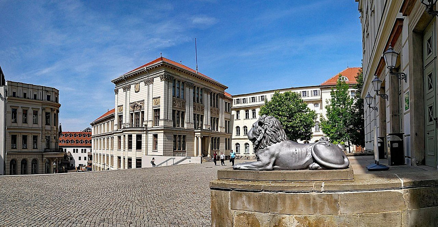 Университет в г. Виттенберге (Лютерштадте; Lutherstadt Wittenberg) на р. Эльбе Martin-Luther-Universität Halle-Wittenberg Университет в г. Виттенберге (Лютерштадте; Lutherstadt Wittenberg) на р. Эльбе Martin-Luther-Universität Halle-Wittenberg