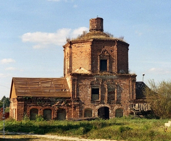 Конобеево, вотчина князей Долгоруковых с церковью Троицы Живоначальной (Московская обл.) Конобеево, вотчина князей Долгоруковых с церковью Троицы Живоначальной (Московская обл.)