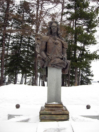 Памятник А. Д. Меншикову (Берёзово, Ханты-Мансийский АО) Памятник А. Д. Меншикову (Берёзово, Ханты-Мансийский АО)