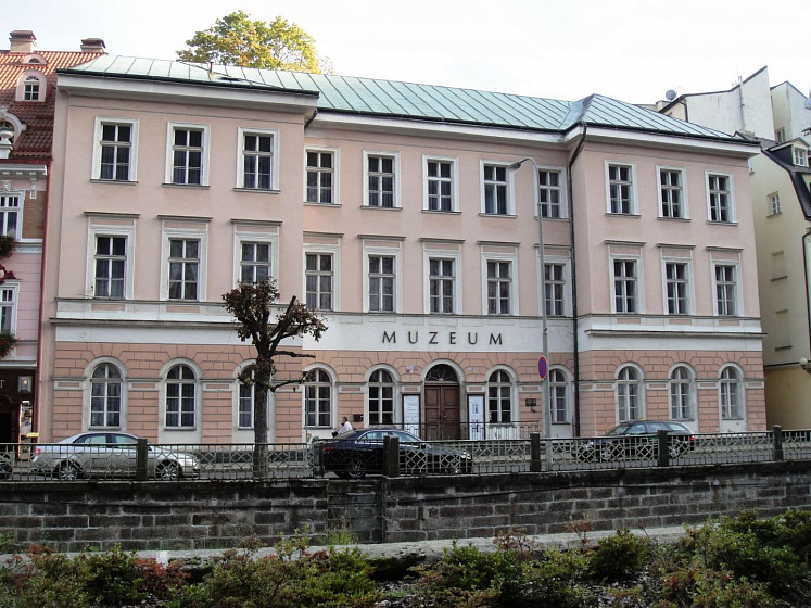 Карловарский историко-краеведческий музей (Karlovarské muzeum)