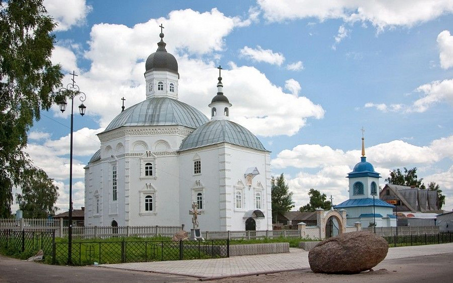 Собор Рождества Христова (Стародуб, Брянская обл.) Собор Рождества Христова (Стародуб, Брянская обл.)