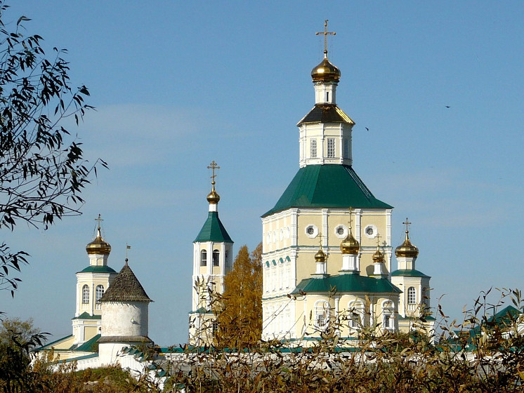 Макаровка, усадьба Полянских с храмовым комплексом (респ. Мордовия) Макаровка, усадьба Полянских с храмовым комплексом (респ. Мордовия)