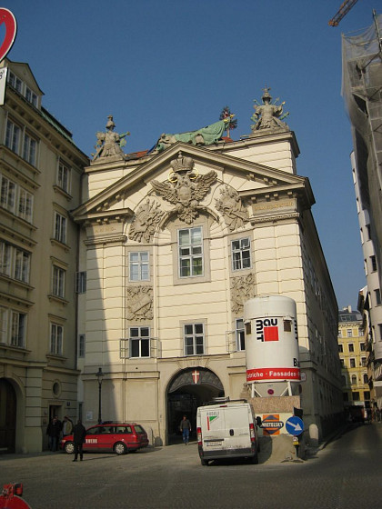 Цейхгауз «Ам Хоф» (Bürgerliches Zeughaus am Hof)