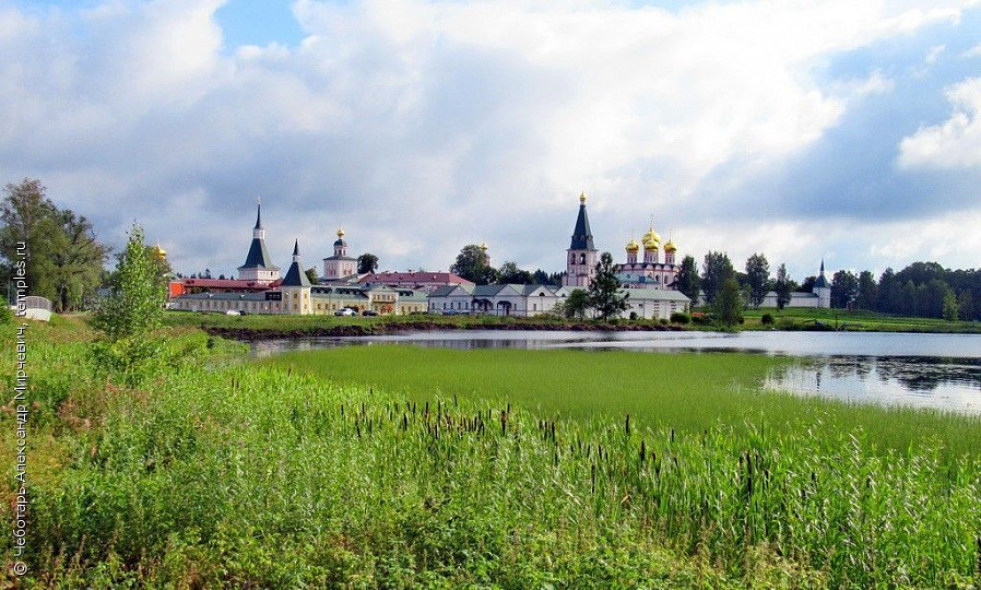 Валдайский Иверский Святоозерский монастырь (Новгородская обл.) Валдайский Иверский Святоозерский монастырь (Новгородская обл.)