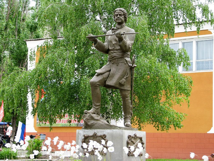 Памятник Петру I (Алексеевская, Волгоградская обл.) Памятник Петру I (Алексеевская, Волгоградская обл.)