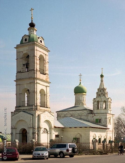 Дмитровское, патриаршее село с церковью Димитрия Солунского (Московская обл.) Дмитровское, патриаршее село с церковью Димитрия Солунского (Московская обл.)
