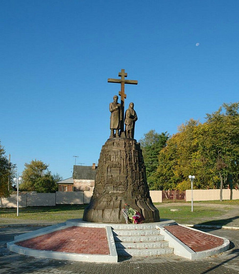 Памятник основателям Клинцов (Брянская обл.) Памятник основателям Клинцов (Брянская обл.)